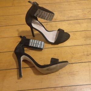 Like new very pretty Aldo heel, sz 5